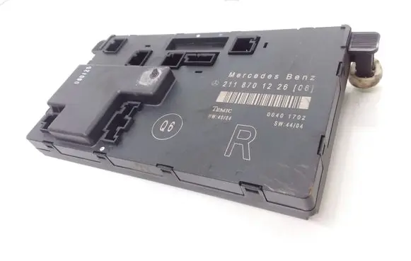 Mercedes-Benz E W211 Door control unit/module 2118701226