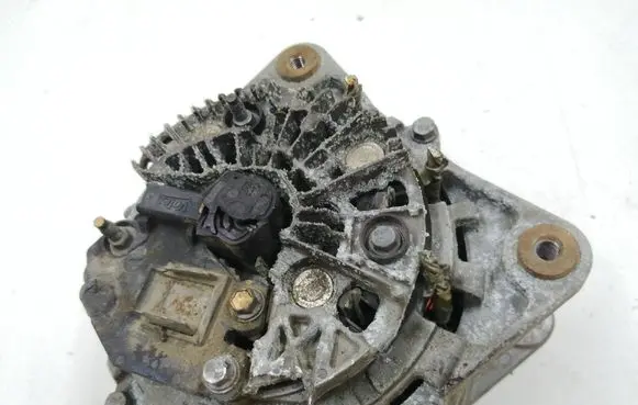 Nissan Qashqai Generator/alternator 