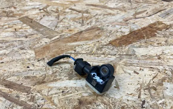 Mercedes-Benz A W176 Sensor A1668210151