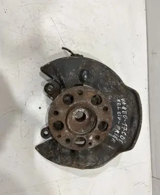 Mercedes-Benz Vaneo W414 Front wheel hub spindle knuckle