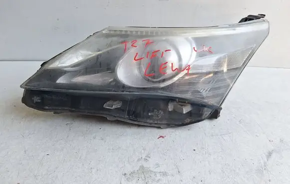 Toyota Avensis T270 Headlight/headlamp