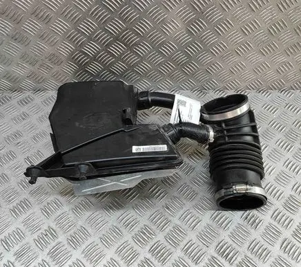 BMW 8 G14 Air intake duct part 8607950