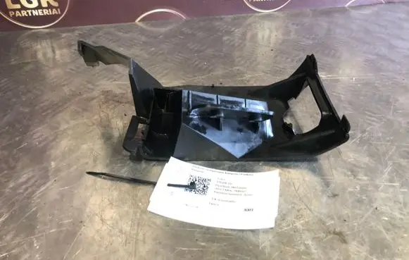 Volvo V70 Front bumper support beam 30764184