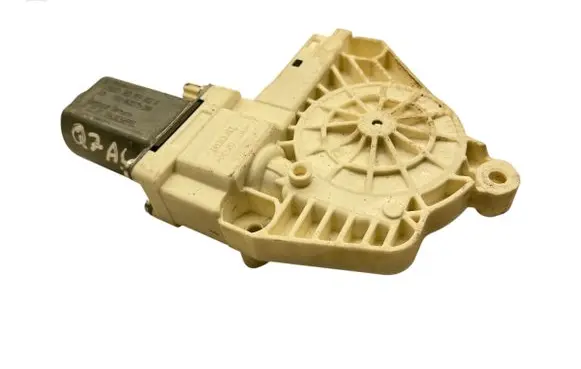 Audi Q7 4L Rear door window regulator motor 8K0959802A