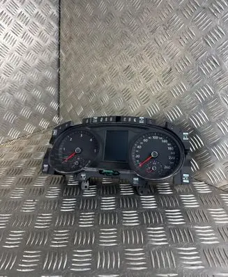 Volkswagen PASSAT B8 Speedometer (instrument cluster) 3G0920741