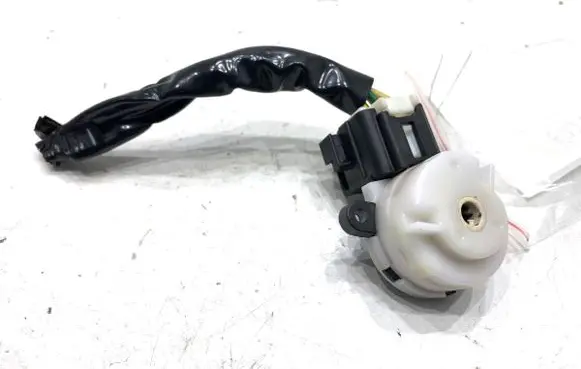 Suzuki Swift I Ignition lock 