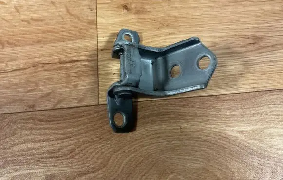 Mazda 3 I Front door lower hinge 