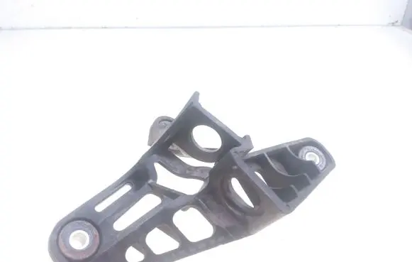 Volkswagen PASSAT B7 Gear shift cable bracket 1KO711789G