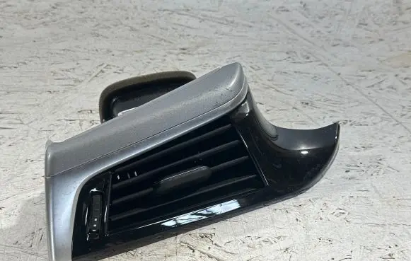 BMW 5 G30 G31 Dashboard side air vent grill/cover trim 168281 6422 9329545
