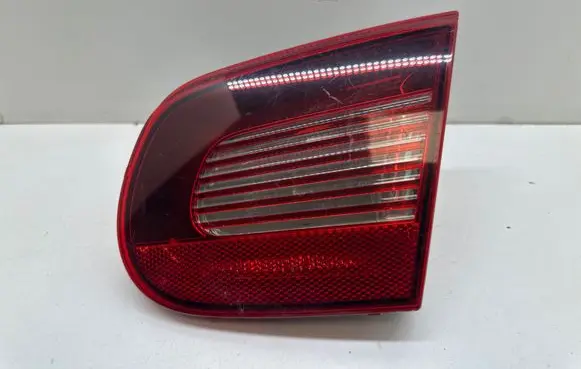 Volkswagen Eos Tailgate rear/tail lights 1Q0945094B