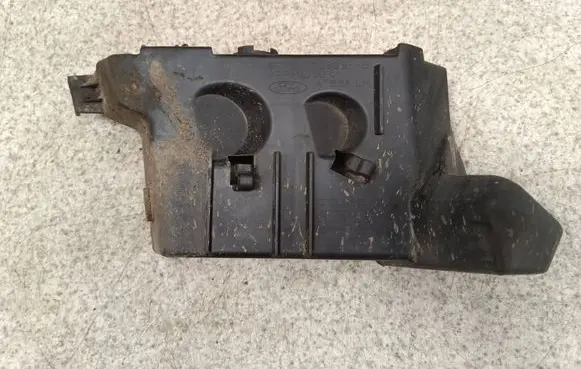 Ford Transit Courier Front bumper mounting bracket ET7617D959AB