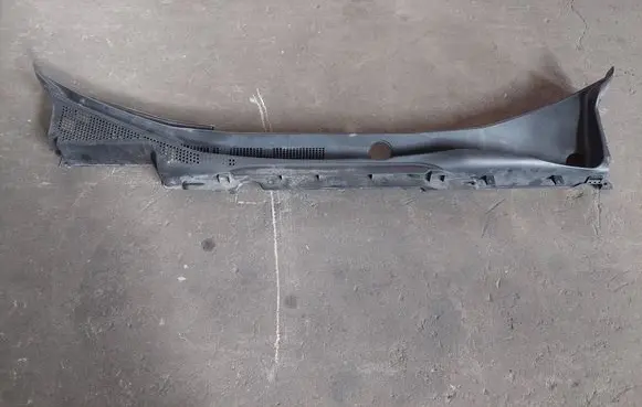 Hyundai Genesis Windshield trim 86152B1030