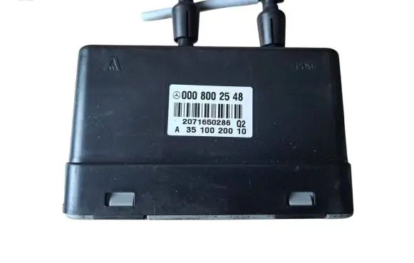 Mercedes-Benz E W211 Central locking vacuum pump 0008002548 A3510020010