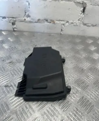Mercedes-Benz C W205 Fuse box cover A2055400182