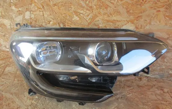 Renault Megane IV Headlight/headlamp 260100767R