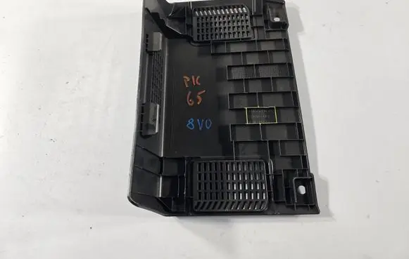 Skoda Octavia Mk3 (5E) Other interior part 8V0863051