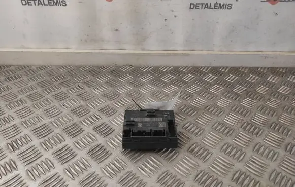 Volkswagen PASSAT B8 Door control unit/module 5Q0959592E 5Q0959592B
