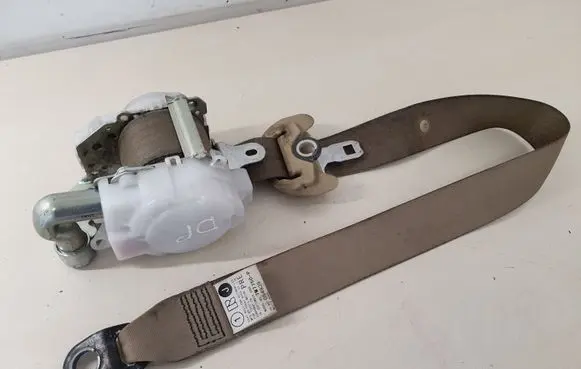 Lexus IS 220D-250-350 Front seatbelt 7M7750P J082512