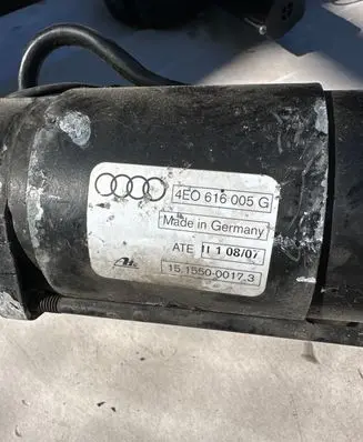 Audi A8 S8 D3 4E Air suspension compressor/pump 4E0616005G