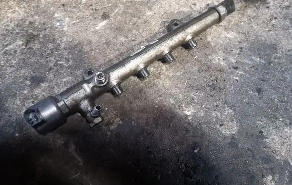 Mercedes-Benz E W212 Fuel main line pipe A6510700495