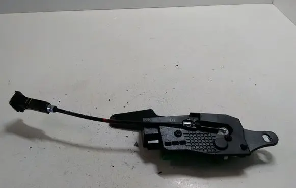 Fuel tank cap lock motor