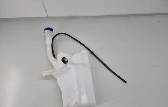 Windshield washer fluid reservoir/tank