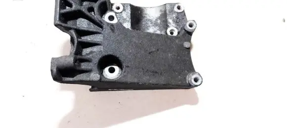 Ford Focus Engine mounting bracket 4M5Q19D624CC