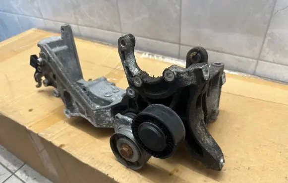 Generator/alternator bracket