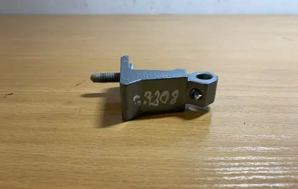 Audi A7 S7 4G Rear door lower hinge 4G0831401