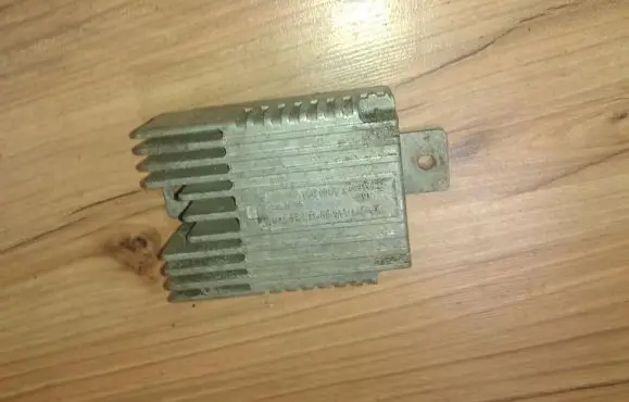 Mercedes-Benz A W168 Coolant fan relay a0275458032 e5001.004