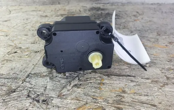 Volvo V70 Air flap motor/actuator 6G9N19E616