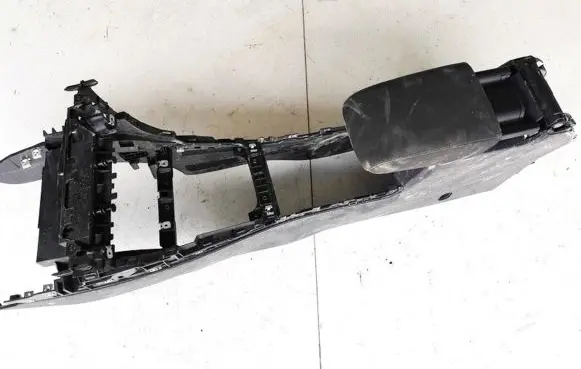 Volkswagen Golf VII Armrest 5g1863243n 5g1.863.243.n