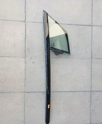 BMW i3 Sliding door window/glass 7289042