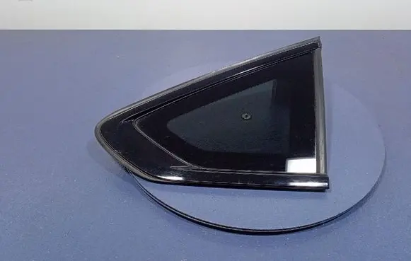 BMW X6 M Rear side window