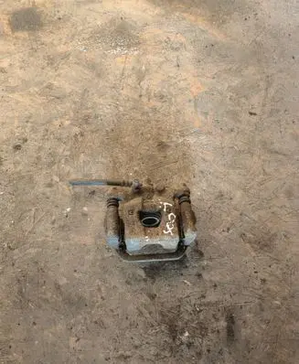 Nissan Qashqai Rear brake caliper 