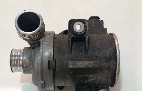 BMW X3 F25 Water pump 7604027