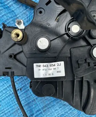 Volkswagen Transporter - Caravelle T5 Sliding door lock 7H0843654DJ 01072152007