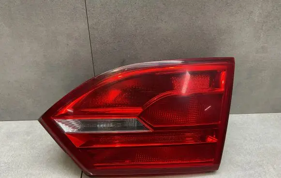 Volkswagen Jetta VI Tailgate rear/tail lights