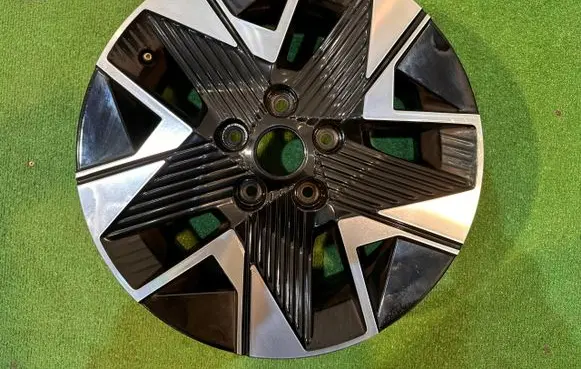 Nissan Townstar R16 alloy rim 