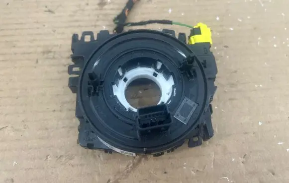 Skoda Octavia Mk3 (5E) Airbag slip ring squib (SRS ring) 1001938306 90382NJE0010W CZK0314101409