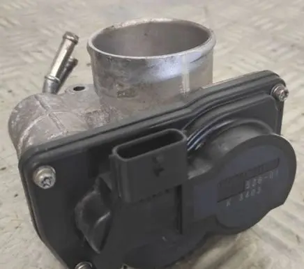 Renault Megane III Throttle valve SERA52601 K3403