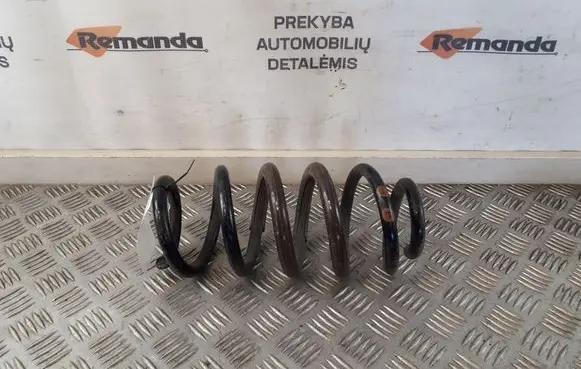 Toyota RAV 4 (XA40) Rear coil spring
