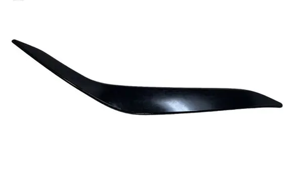 Rear bumper trim bar molding