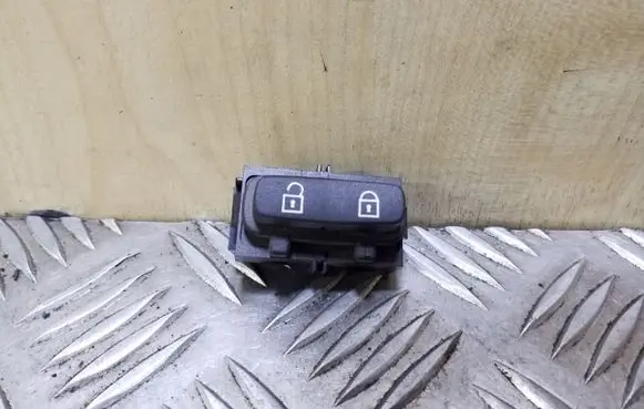 Volvo XC70 Central locking switch button 30710475
