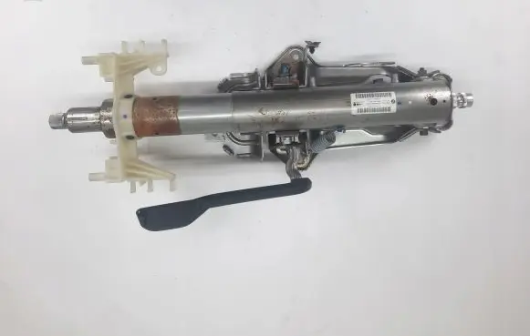 Steering wheel axle set