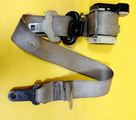 Ford Mondeo Mk III Front seatbelt 1S71F6129