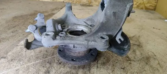Volkswagen PASSAT CC Front wheel hub