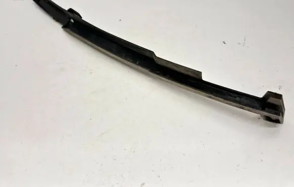 Volvo V70 Rear door windshield rail 8650047RH 8650047