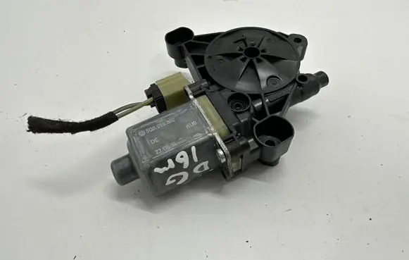 Audi A3 S3 8V Rear door window regulator motor 5Q0959802