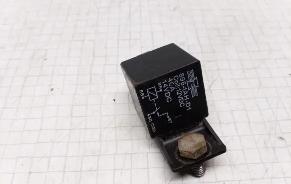 Volvo V70 Other relay 8961AHD1